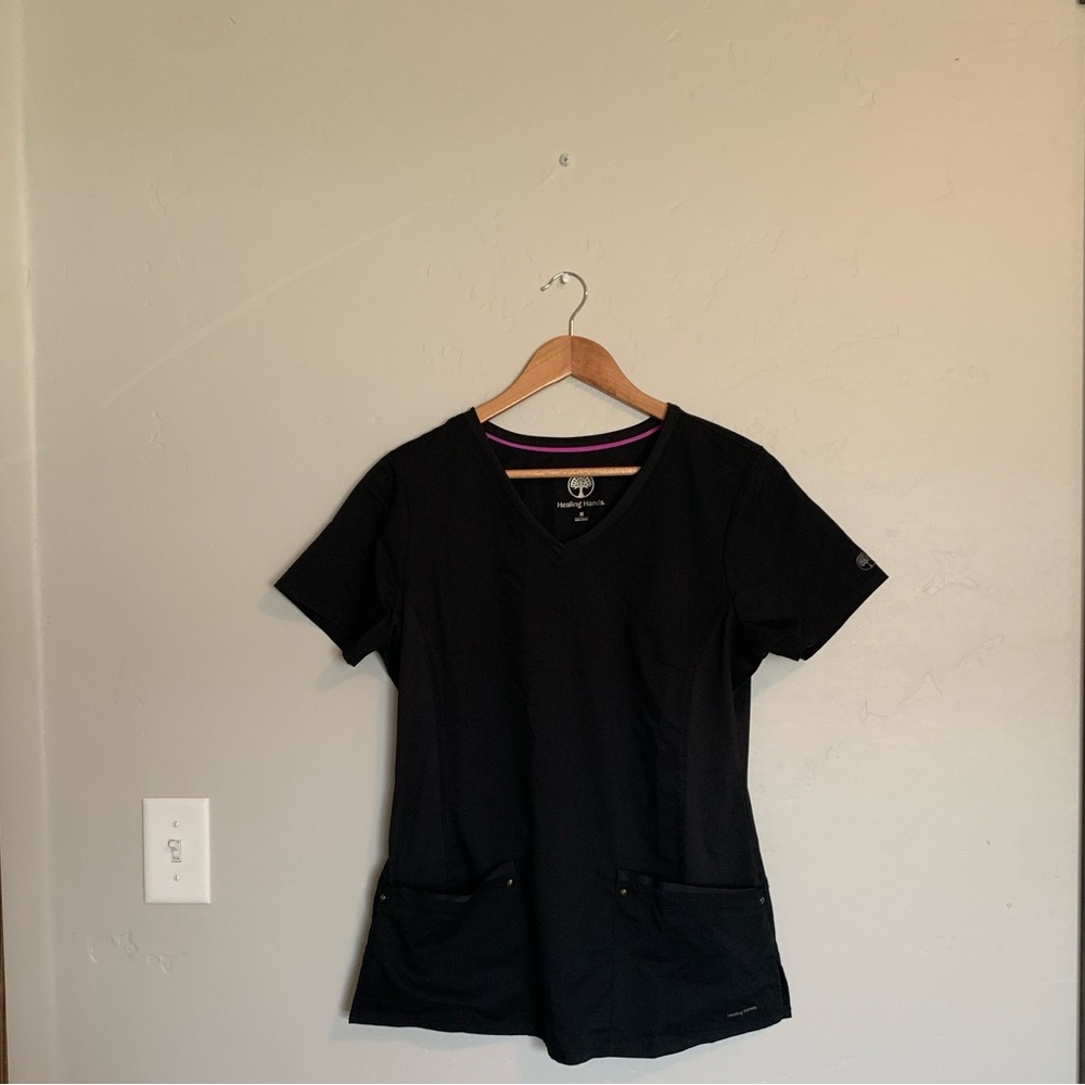 HEALING HANDS: scrub top
